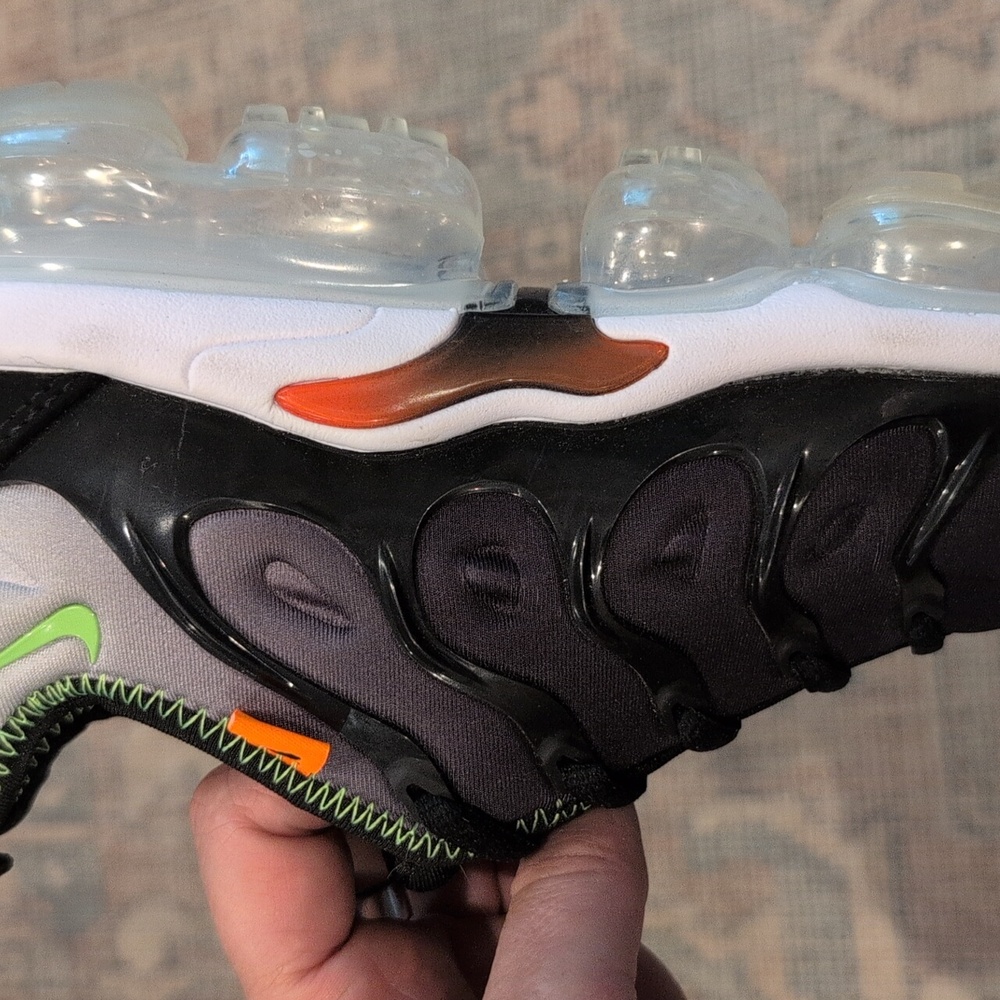 Women's Nike Air Vapormax Plus - Picture 9 of 9